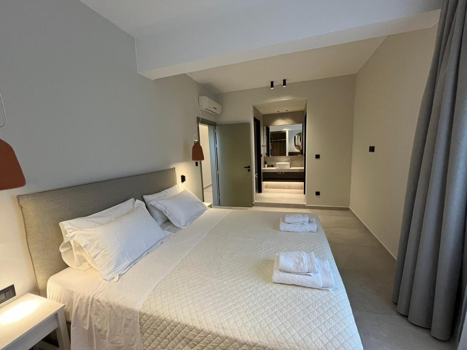 Mediterranean Sea Top Floor Palaiochora Exterior foto