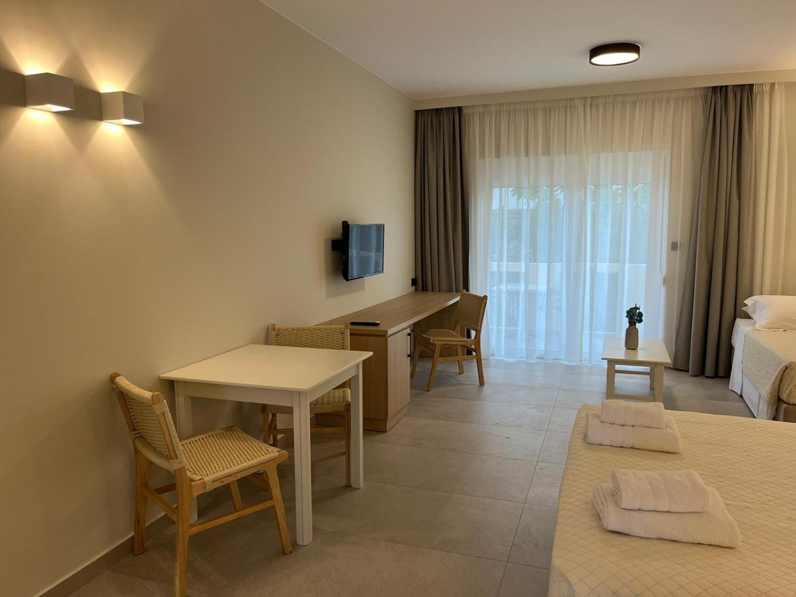 Mediterranean Sea Top Floor Palaiochora Exterior foto