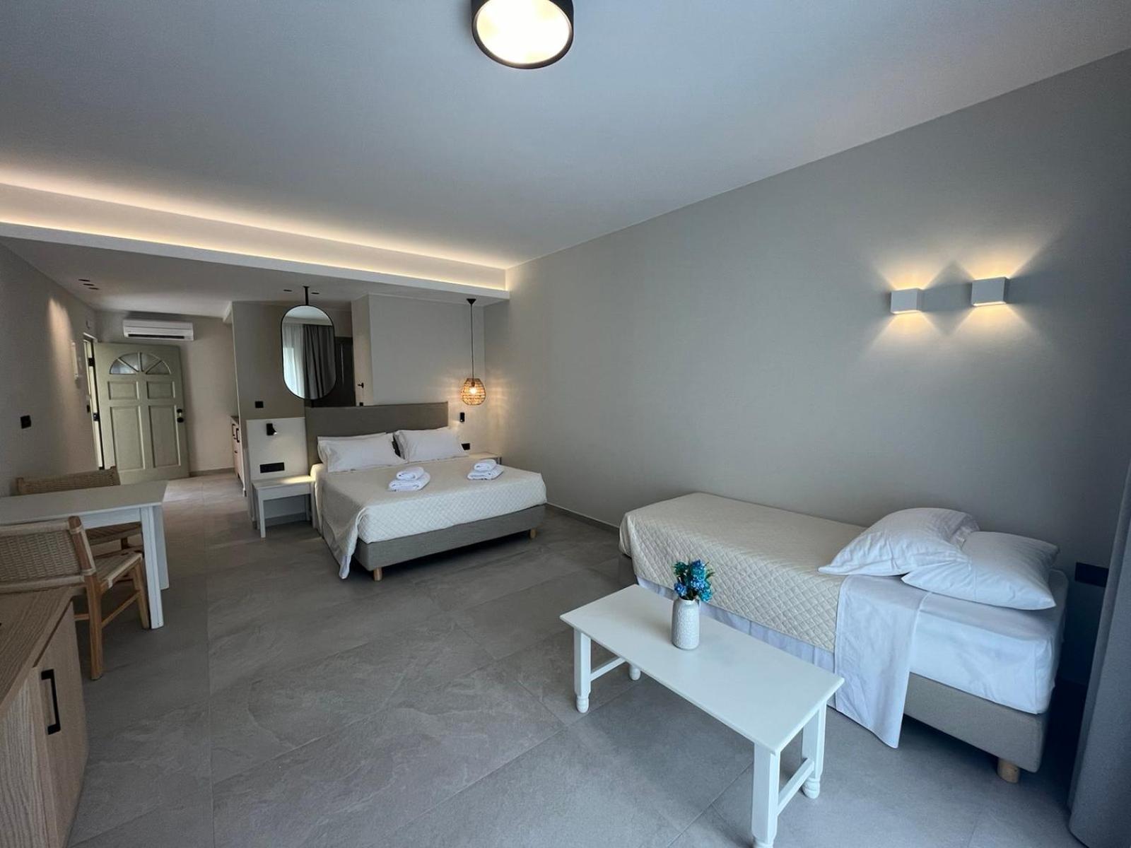 Mediterranean Sea Top Floor Palaiochora Exterior foto